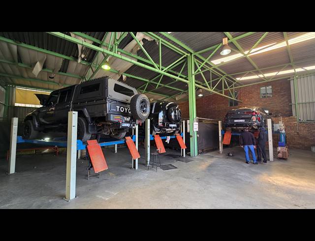 500M² WAREHOUSE TO LET IN SEBENZA